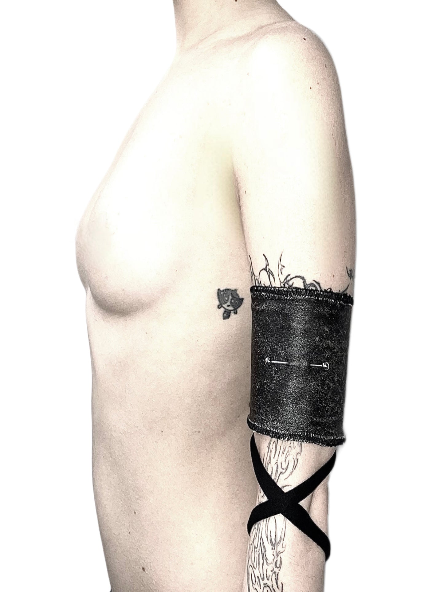 LEATHER PIERCING CHOKER