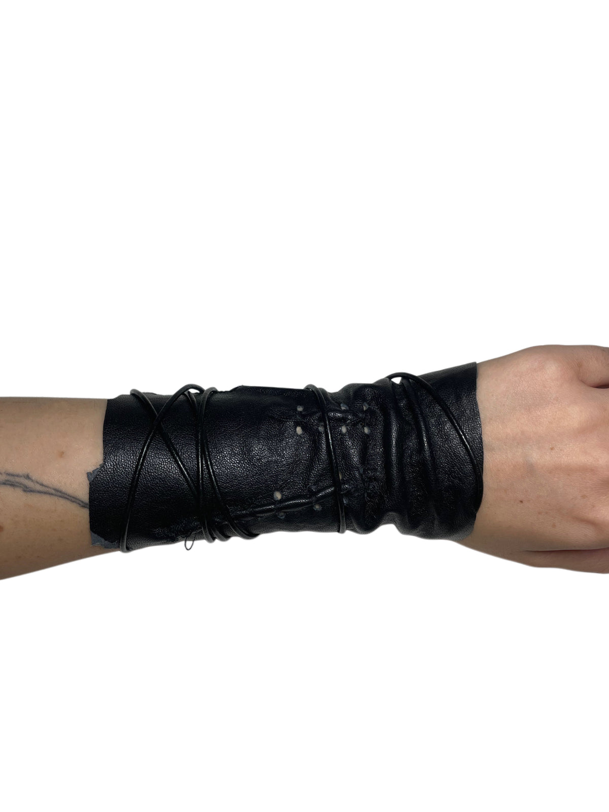 PLEATED LEATHER WRAP