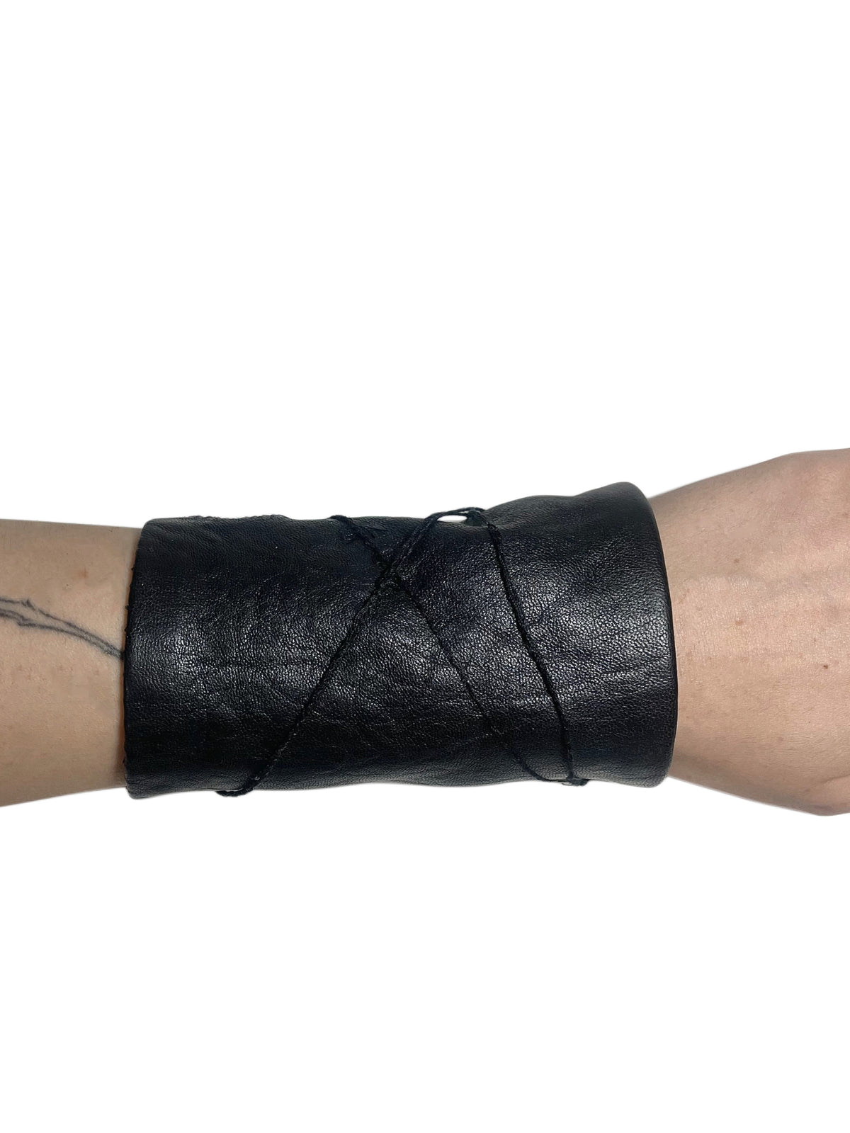 STITCHED LEATHER WRAP
