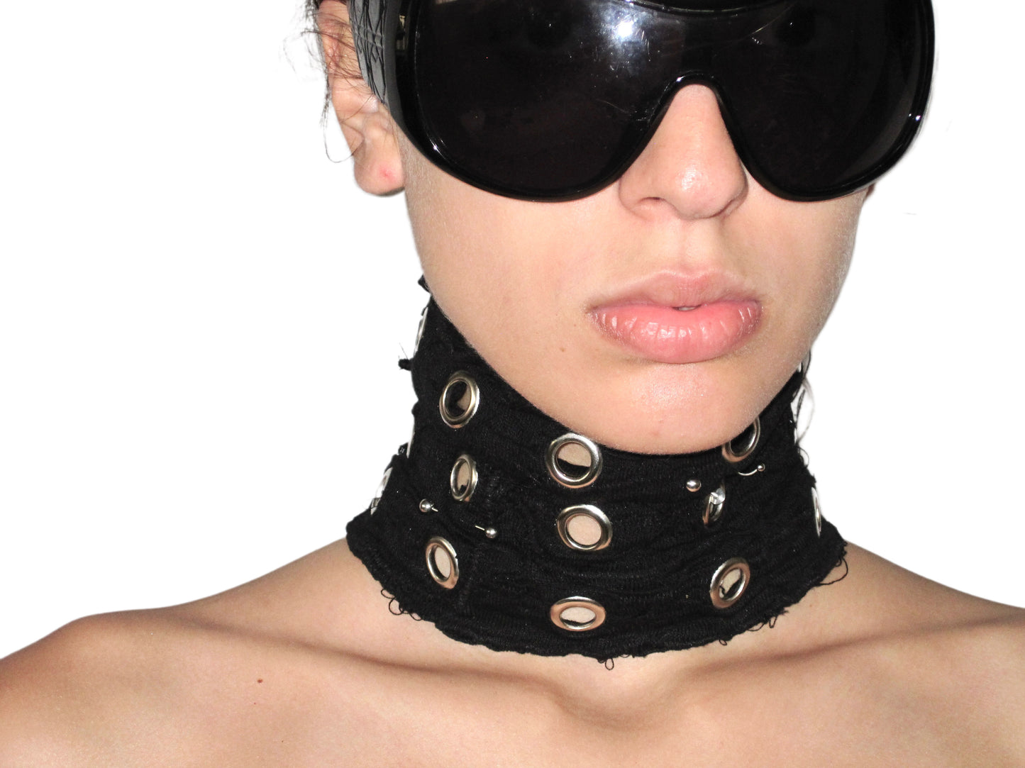 EYELIDS CHOKER