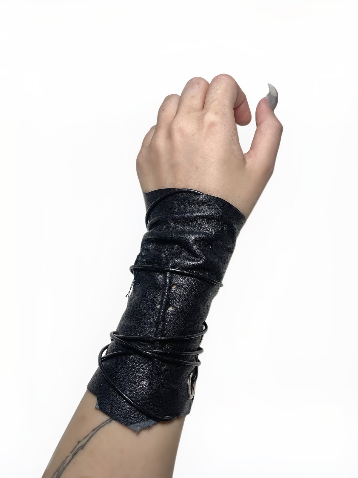 PLEATED LEATHER WRAP