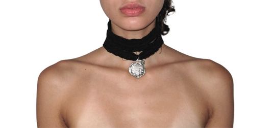 LUNAR CHOKER